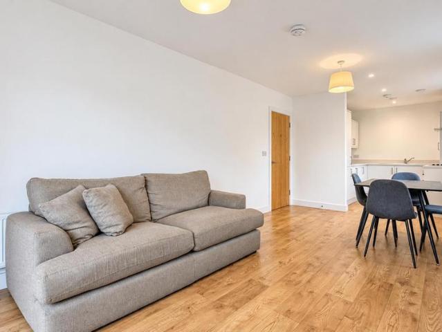 Apartment for rent in Bowes Park, Greater London