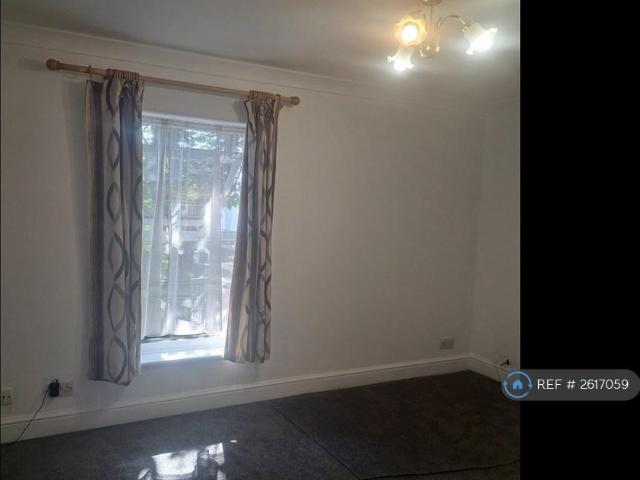 Flat for rent in London Borough of Croydon, Greater London
