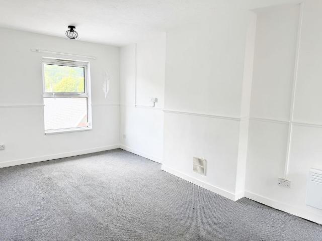 Flat for rent in Merthyr Tydfil, Troed-y-rhiw