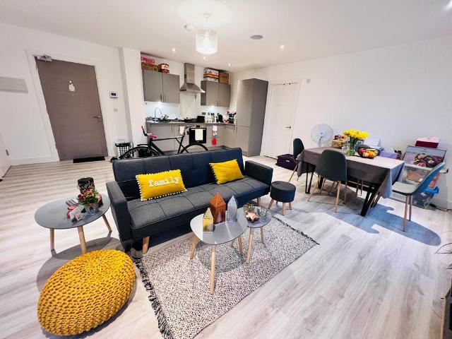 Flat for rent in Ashton upon Mersey, Trafford Park