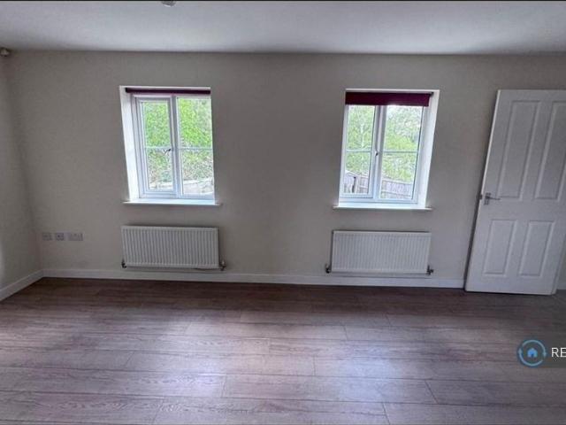 Apartment for rent in Red Lodge, West Suffolk