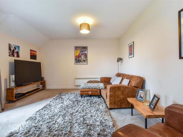 Apartment for rent in Runcton, Chichester