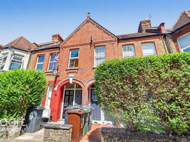 Flat for rent in Leyton, Greater London