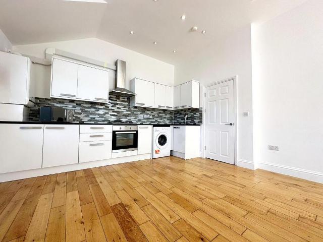 Apartment for rent in Ramsden, Greater London
