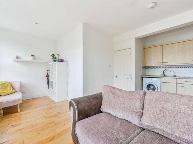 Flat for rent in Clapham Junction, Greater London