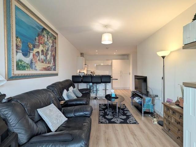 Apartment for rent in London Borough of Ealing, Hanwell