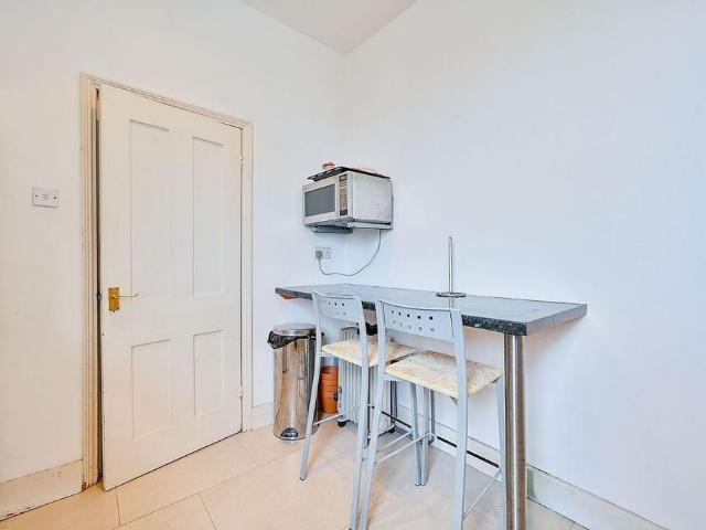 Apartment for rent in London Borough of Ealing, Greater London