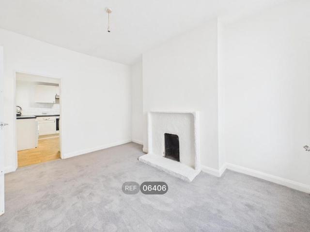 Apartment for rent in Round Hill, Brighton