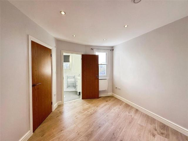 Apartment for rent in Preston, Oad Street
