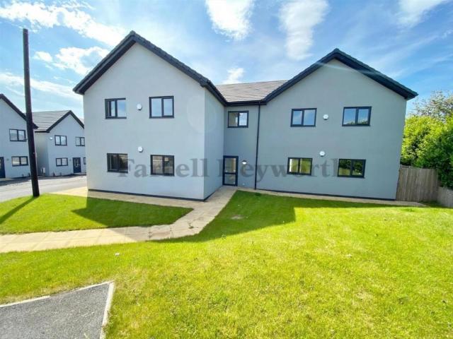 Flat for rent in Tawd Bridge, Roby Mill