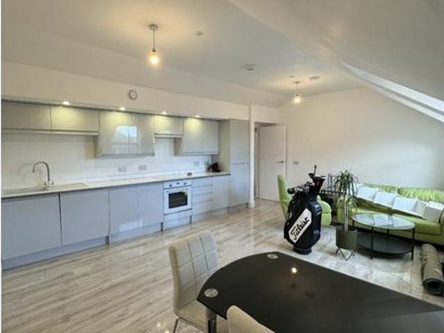 Flat for rent in Stow Hill, Wales