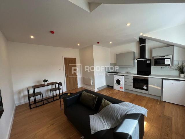 Flat for rent in Hyde Park, West Yorkshire