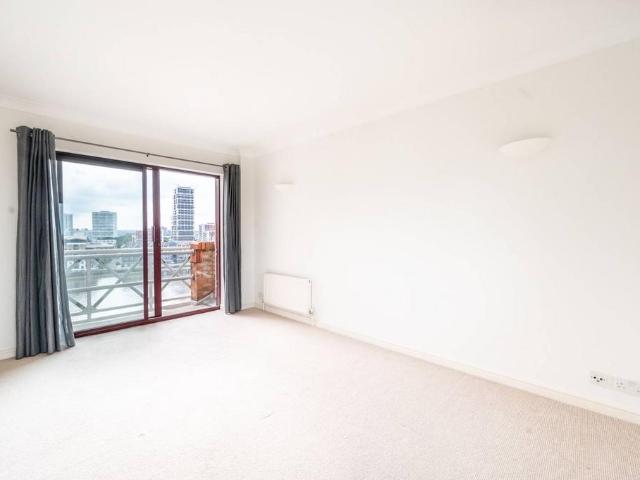 Flat for rent in Sands End, Isle Of Man