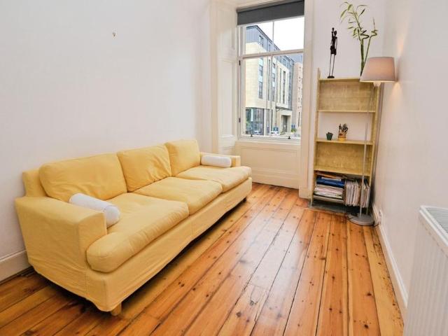 Apartment for rent in Lorne, Leith