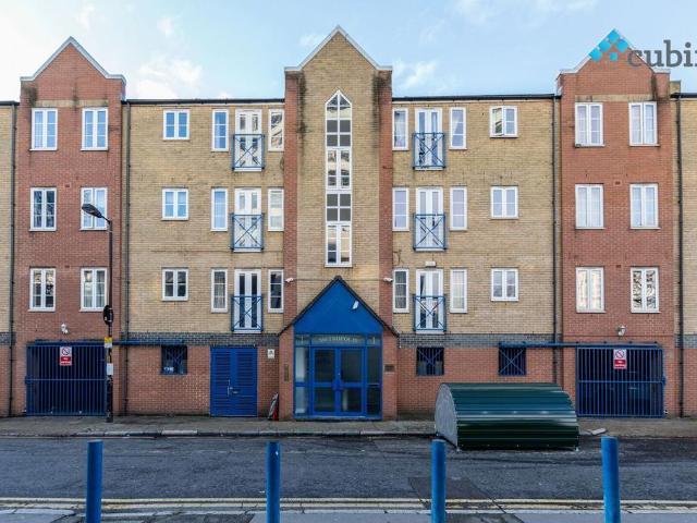 Flat for rent in Elephant and Castle, Greater London