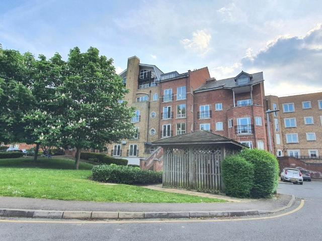 Flat for rent in Reading
