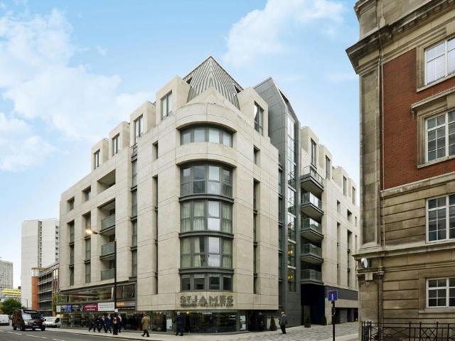 Flat for rent in Victoria, Greater London