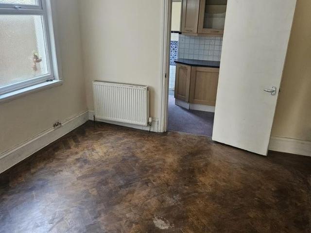 Apartment for rent in Seven Kings, Greater London
