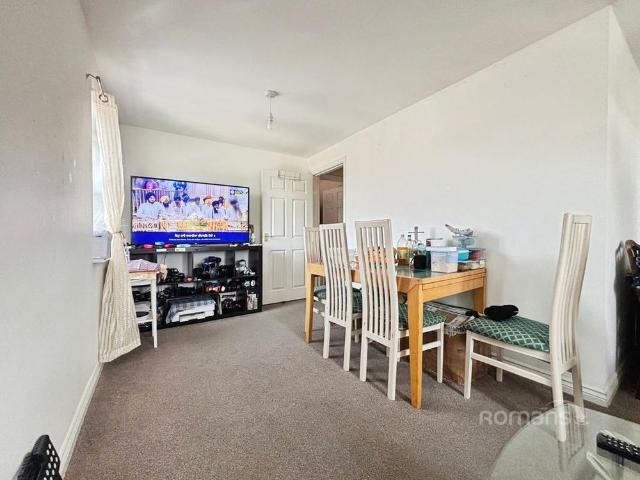 Apartment for rent in Penhill, Swindon