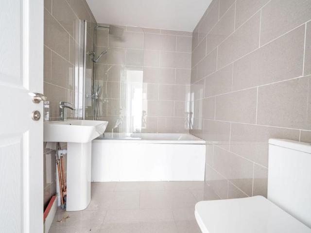 Apartment for rent in Horsell, Woking