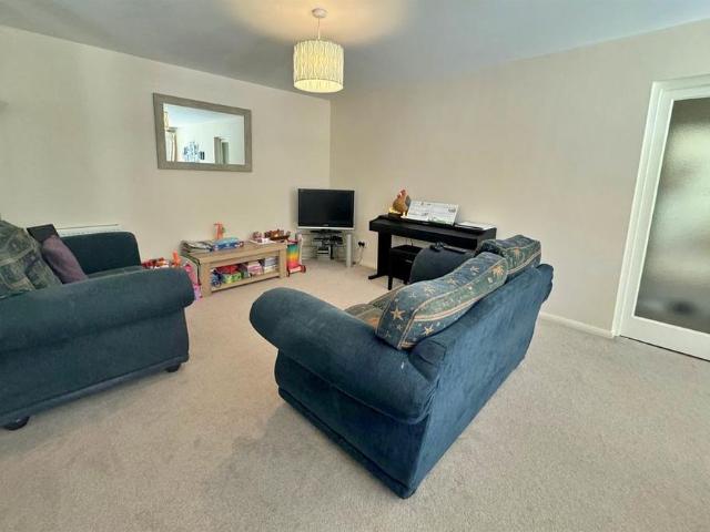 Apartment for rent in Canford Cliffs, Poole