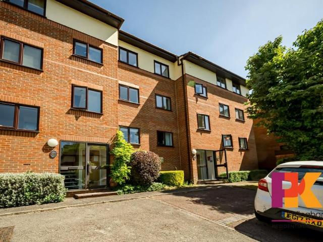 Flat for rent in Chepping Wycombe, Loudwater