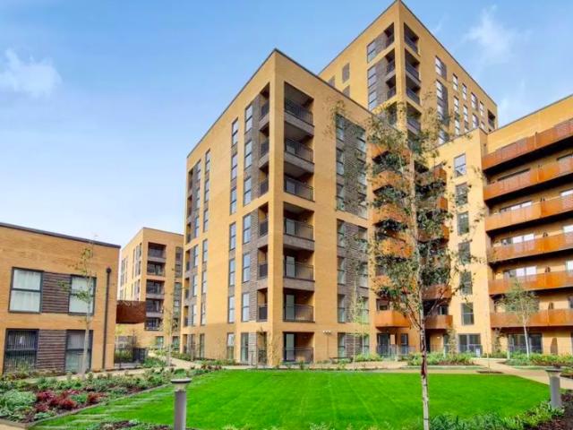 Flat for rent in London Borough of Ealing, Greater London