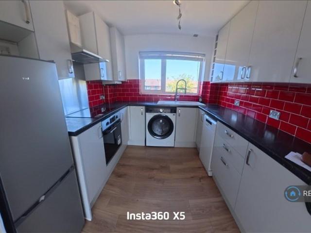 Flat for rent in Kingswood, North Watford