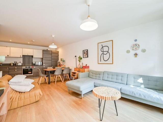 Apartment for rent in Bromley-by-Bow, Poplar Grove