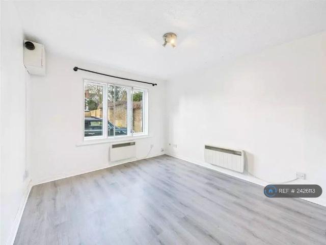 Apartment for rent in London Borough of Hounslow, Spring Grove