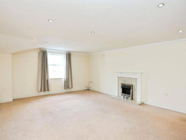 Apartment for rent in Heaton Moor, Greater Manchester