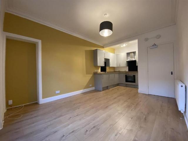 Apartment for rent in Bridgend, Moneydie