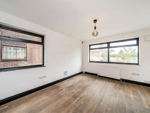 Apartment for rent in Coldharbour, Greater London