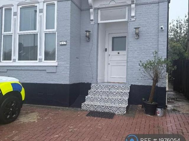 Flat for rent in Hendon, Greater London