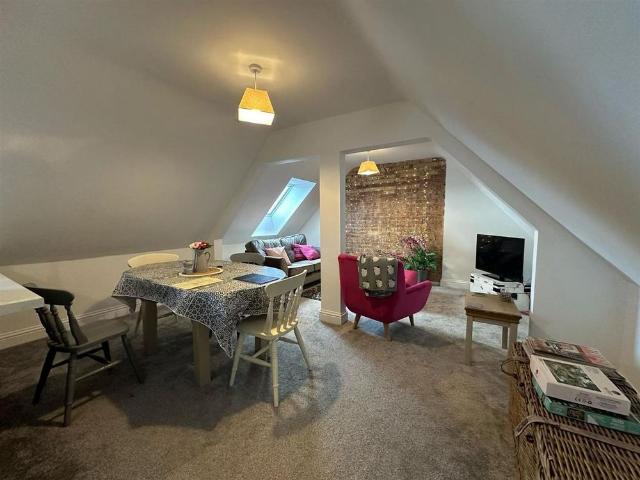 Apartment for rent in Brandis Corner, Devon