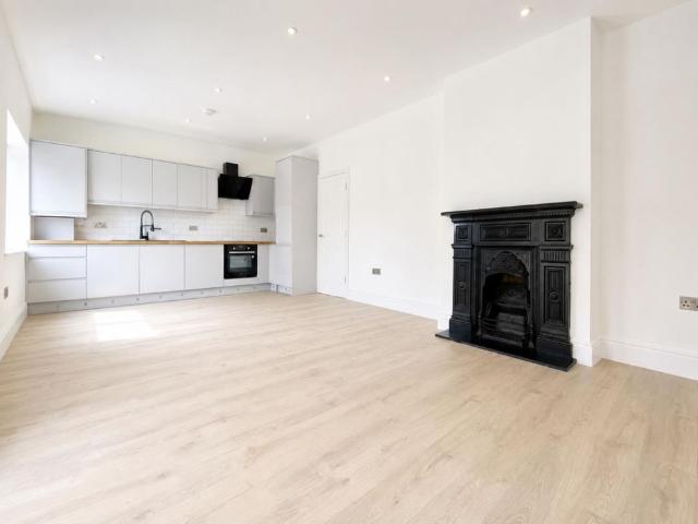 Apartment for rent in Sands End, Greater London