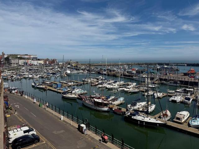 Flat for rent in East Cliff, Acol