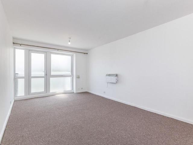 Apartment for rent in Carshalton Beeches, Greater London