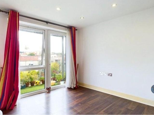 Apartment for rent in Lane, Greater London
