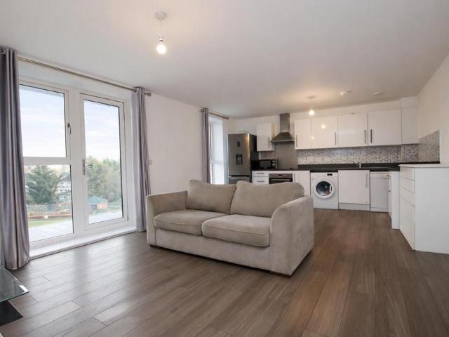 Apartment for rent in Elstree and Borehamwood, Borehamwood