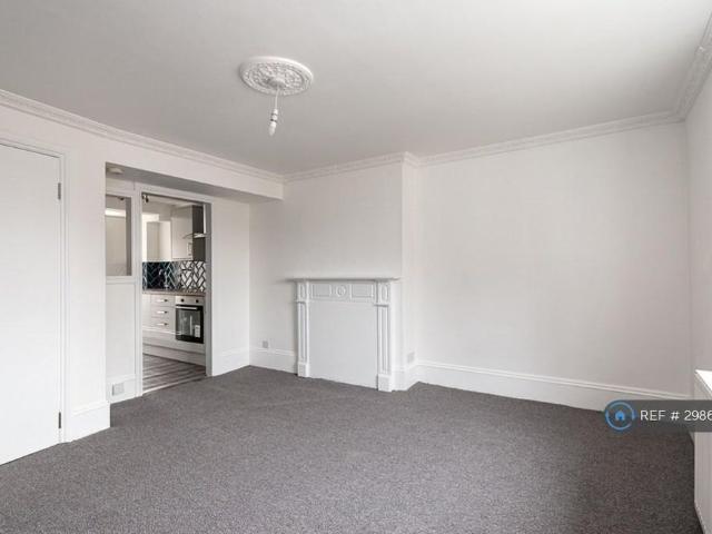Apartment for rent in Upton, Acol