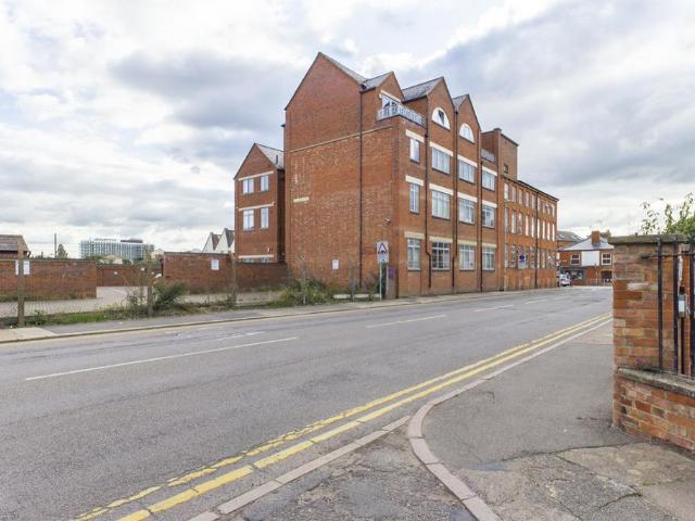 Flat for rent in Semilong, Northampton