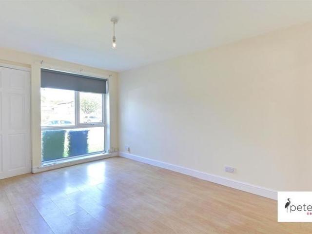 Apartment for rent in Moorside, Tyne And Wear