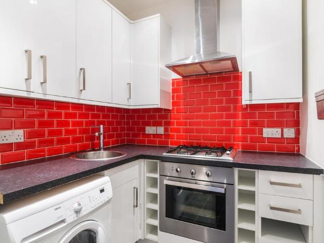 Flat for rent in West Kensington, Greater London