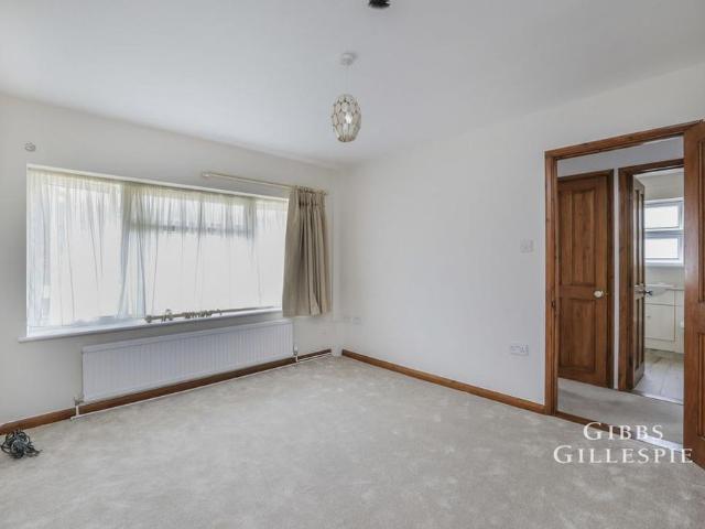 Apartment for rent in Chesham, Asheridge