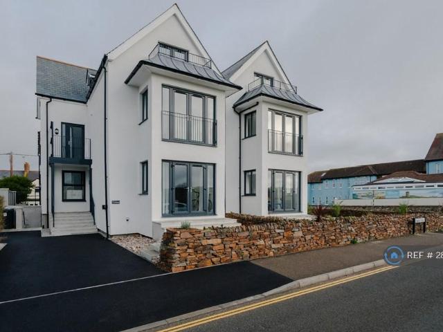 Flat for rent in Flexbury, Cornwall