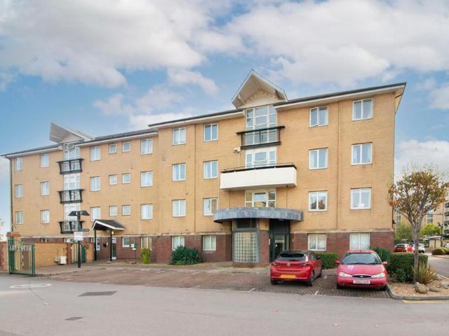 Flat for rent in Cardiff Bay, Falcon Lodge