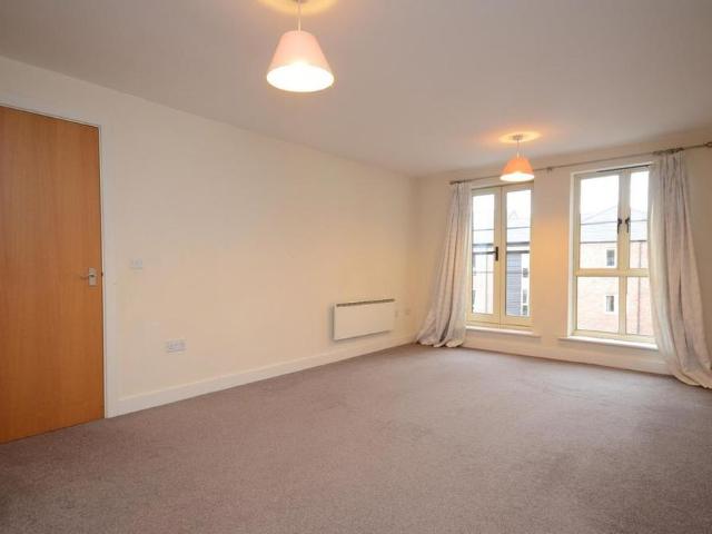 Apartment for rent in Foss Islands, High Field