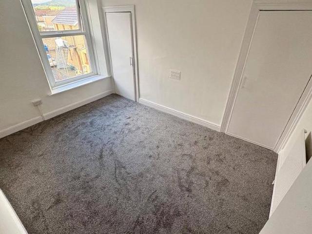 Apartment for rent in Cimla, Neath