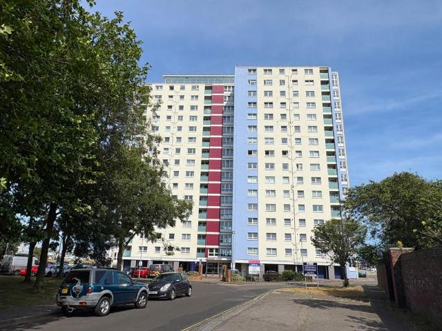 Flat for rent in Priddy's Hard, Middlecroft